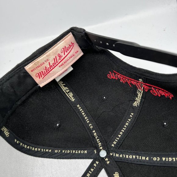 Air Jordan Chicago Bulls NBA Black Red Mitchell & Ness Hat Snapback Cap Men - Picture 5 of 7